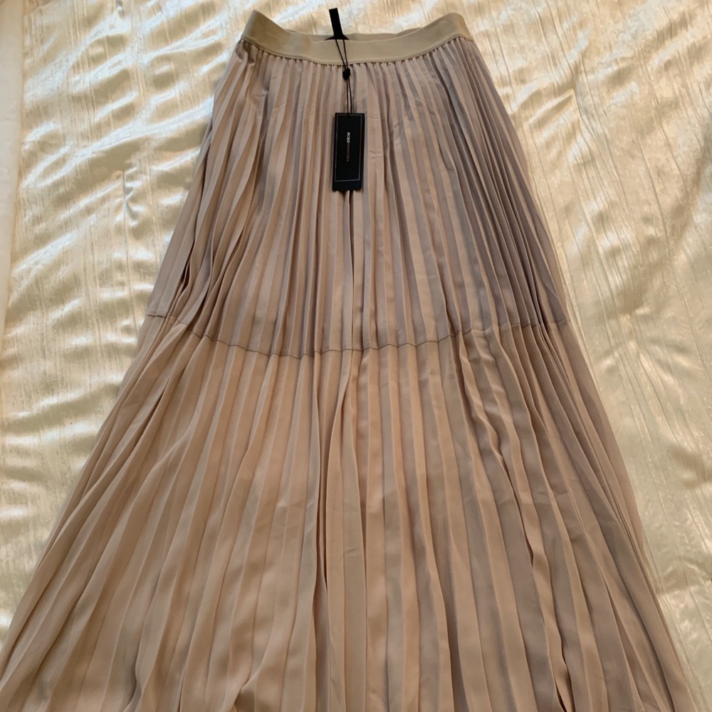 BCBG Tisa pleated maxi skirt!